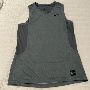 Men’s Nike elite top
